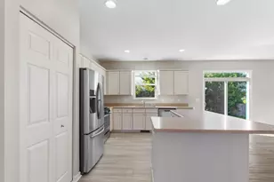 2349 Mayfield Dr, Montgomery, IL 60538 - Photo 12