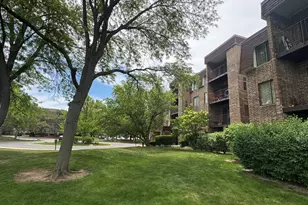 2050 Valencia Dr, Northbrook, IL 60062 - Photo 1