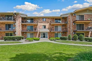 5337 Waterbury Ct, Crestwood, IL 60418 - Photo 1