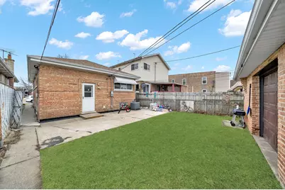 5749 W 63rd Place, Chicago, IL 60638 - Photo 32