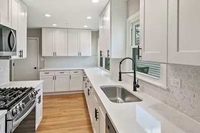 145 Walton Street, Barrington, IL 60010 - Photo 2