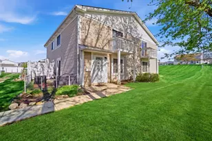 1495 Cornell Ct, Hoffman Estates, IL 60169 - Photo 4