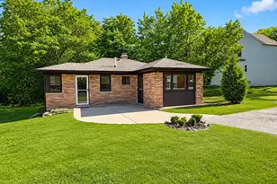21365 W Ridge Rd, Lake Zurich, IL 60047 - Photo 1