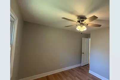 1900 Longmeadow Drive, Lindenhurst, IL 60046 - Photo 18