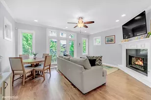 1717 W Nelson St, Chicago, IL 60657 - Photo 4