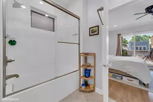 1717 W Nelson St, Chicago, IL 60657 - Photo 22