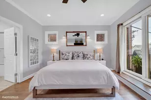1717 W Nelson St, Chicago, IL 60657 - Photo 18