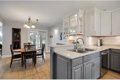 810 N Allen Avenue, McHenry, IL 60050 - Photo 8