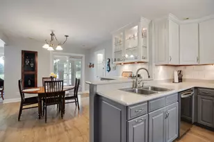 810 N Allen Ave, McHenry, IL 60050 - Photo 8