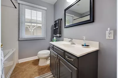 810 N Allen Avenue, McHenry, IL 60050 - Photo 16