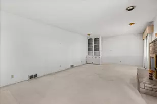 492 N 23rd Rd, Oglesby, IL 61348 - Photo 4