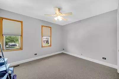 90 Rodenburg Road, Roselle, IL 60172 - Photo 20