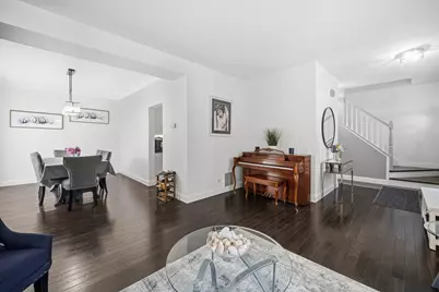 90 Rodenburg Road, Roselle, IL 60172 - Photo 6