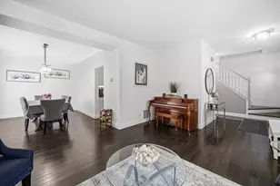 90 Rodenburg Rd, Roselle, IL 60172 - Photo 6