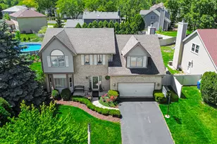 90 Rodenburg Rd, Roselle, IL 60172 - Photo 2