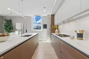 146 W Erie St, Chicago, IL 60654 - Photo 6