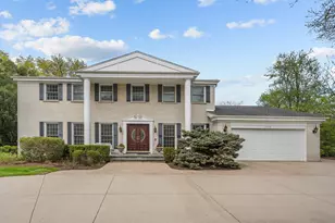 2130 Magnolia Ln, Highland Park, IL 60035 - Photo 2