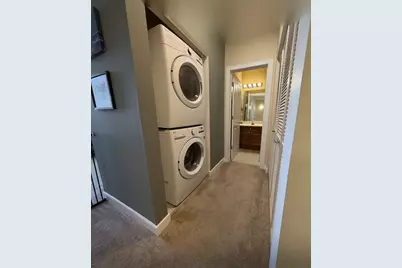 2917 N Claremont Avenue, Chicago, IL 60618 - Photo 12