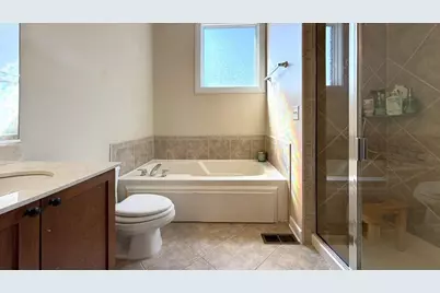 2917 N Claremont Avenue, Chicago, IL 60618 - Photo 26
