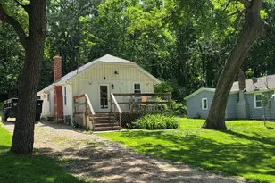 3352 E 2059th Rd, Wedron, IL 60557 - Photo 2