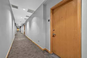 333 W Hubbard St, Chicago, IL 60610 - Photo 4