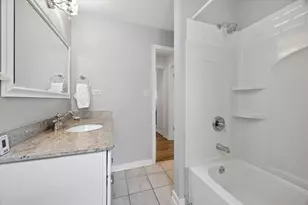 803 E Harrison Ave, Wheaton, IL 60187 - Photo 12
