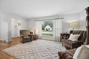 803 E Harrison Ave, Wheaton, IL 60187 - Photo 4