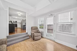 803 E Harrison Ave, Wheaton, IL 60187 - Photo 8