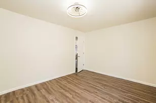 215 S Prairie Road SE, New Lenox, IL 60451 - Photo 4