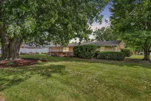 106 W Willow St, Fairbury, IL 61739 - Photo 2