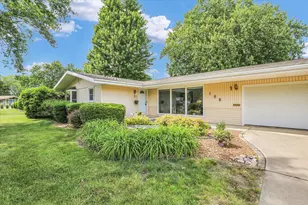106 W Willow St, Fairbury, IL 61739 - Photo 4