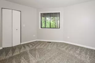 526 Towne Ct SE, Gilberts, IL 60136 - Photo 10