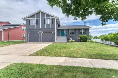 202 North Bridge Road, Dekalb, IL 60115 - Photo 2