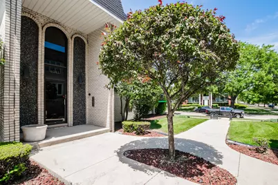 4041 W 97th Street #2N, Oak Lawn, IL 60453 - Photo 2