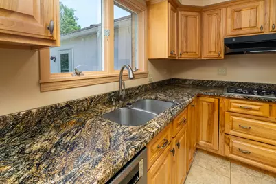 105 Woodlake Lane, Eldorado, IL 62930 - Photo 14