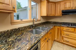 105 Woodlake Ln, Eldorado, IL 62930 - Photo 14