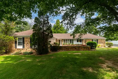 105 Woodlake Lane, Eldorado, IL 62930 - Photo 1
