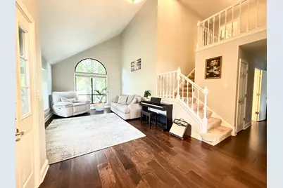 113 Chatsworth Circle, Schaumburg, IL 60194 - Photo 8