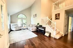 113 Chatsworth Cir, Schaumburg, IL 60194 - Photo 8