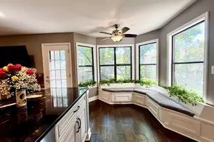 113 Chatsworth Cir, Schaumburg, IL 60194 - Photo 12