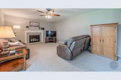 30W071 Elmwood Court, Warrenville, IL 60555 - Photo 18