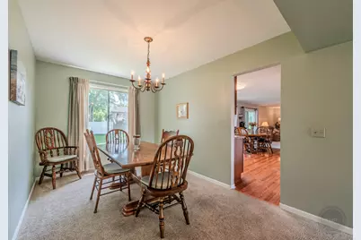 30W071 Elmwood Court, Warrenville, IL 60555 - Photo 8