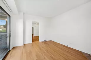 5723 N St Louis Ave, Chicago, IL 60659 - Photo 14