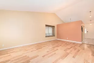 1862 Grosse Pointe Dr, Hanover Park, IL 60133 - Photo 4