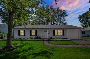 128 Saugatuck Rd, Montgomery, IL 60538 - Photo 2