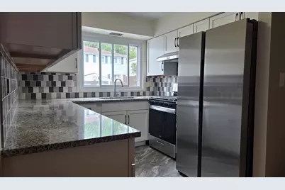 553 W Park Avenue #D, Libertyville, IL 60048 - Photo 4