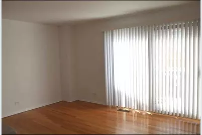 553 W Park Avenue #D, Libertyville, IL 60048 - Photo 2