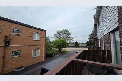 553 W Park Avenue #D, Libertyville, IL 60048 - Photo 14