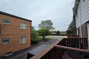 553 W Park Ave, Libertyville, IL 60048 - Photo 14