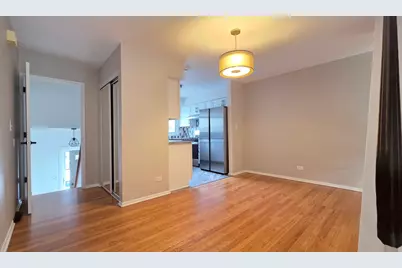 553 W Park Avenue #D, Libertyville, IL 60048 - Photo 2